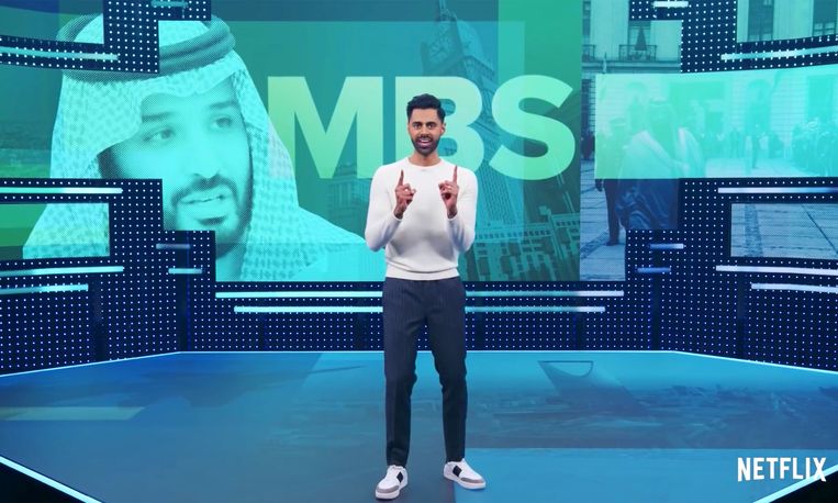 Patriot Act with Hasan Minhaj. Beeld Netflix still