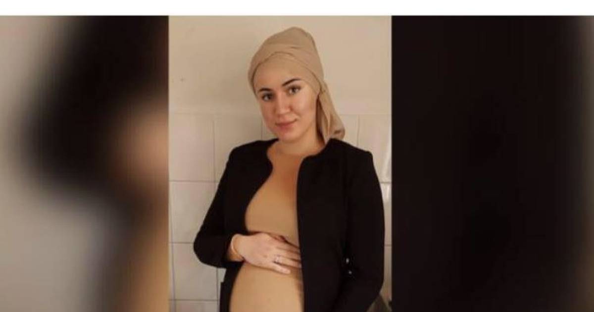 Hoogzwangere Sarah mag niet naar toilet, heeft ongelukje op straat.