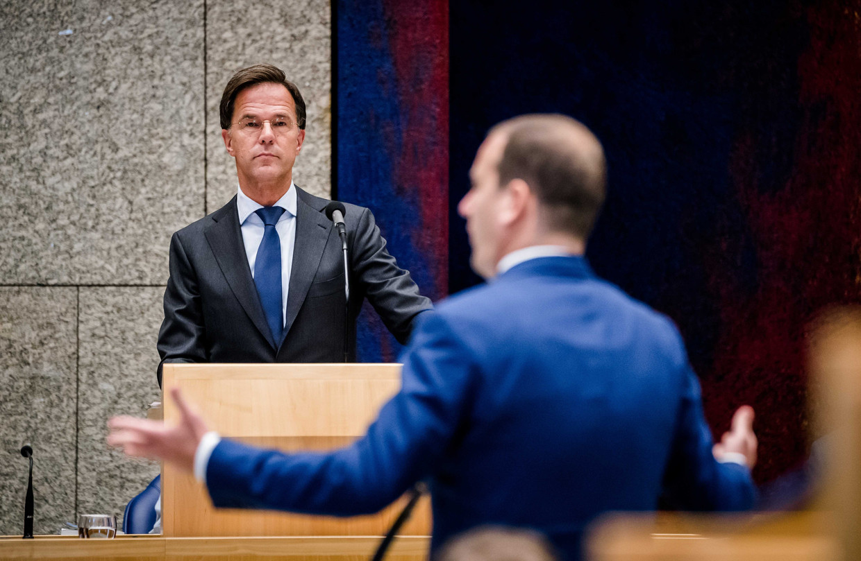 Lodewijk Asscher (PvdA) en premier Mark Rutte tijdens de tweede dag van de Algemene Politieke Beschouwingen, het debat na de troonrede op Prinsjesdag. Beeld ANP