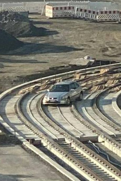 Un homme âgé et “confus” se retrouve en plein milieu des rails du tram à Liège