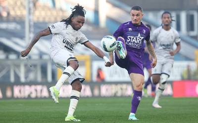 LIVE CHARLEROI-BEERSCHOT. Carolo’s in the lead! Heymans is left all alone and puts the ball in