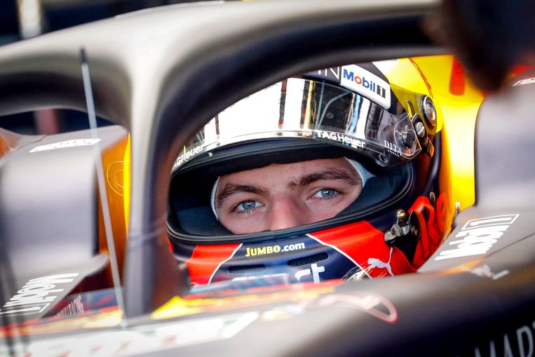 Max Verstappen achter de halo, het beschermende frame dat dit seizoen verplicht is op elke cockpit. Beeld EPA