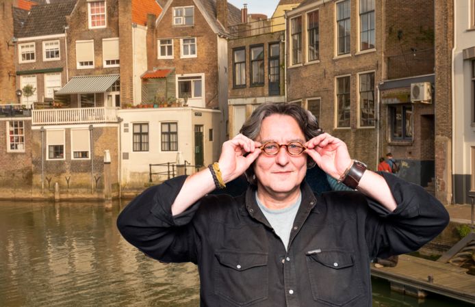 Kees Thies in de Dordtse binnenstad.