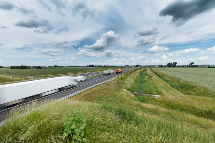 De A4 Zuid bij Steenbergen in de richting van Rotterdam.