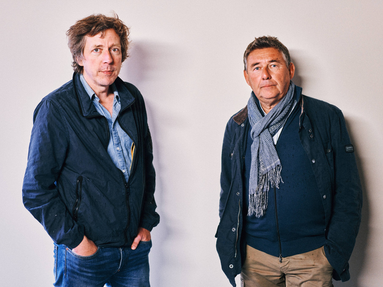 Oorlogsverslaggevers Robin Ramaekers en Rudi Vranckx: ‘Eenmaal thuis zie je na verloop van tijd toch weer nieuwe zaken waarvoor je terug wilt.’ Beeld Thomas Sweertvaegher