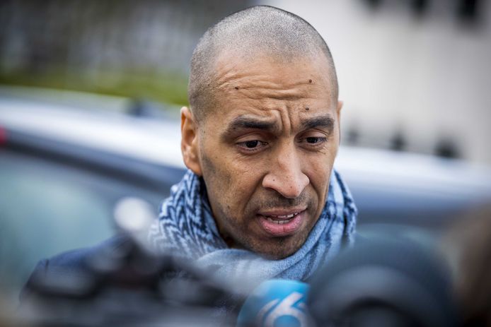 Advocaat Gerald Roethof voegt zich ook bij de media.