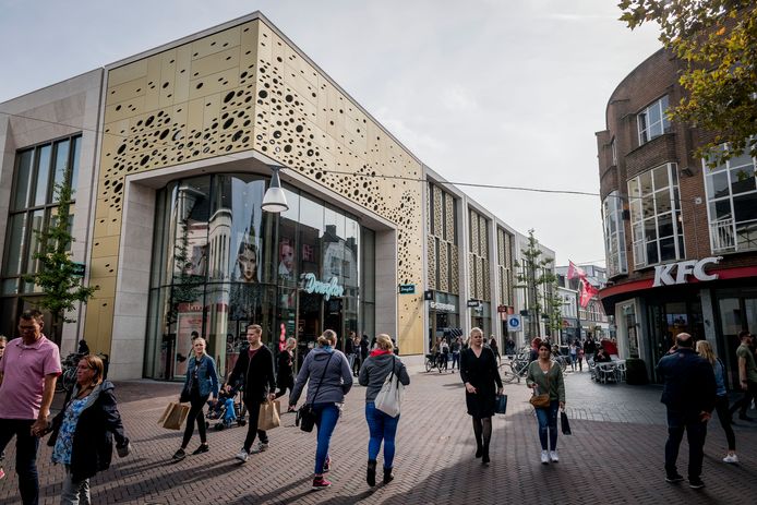 Overzicht kruispunt de Heurne/Kalanderstraat in het centrum van Enschede.