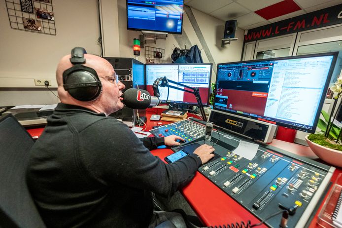 Vermeend pad ongezond Emotionele punt achter jarenlange 'feelgood'-muziek bij L-FM als 'de  gezelligste zender van Brabant' | Oss | AD.nl