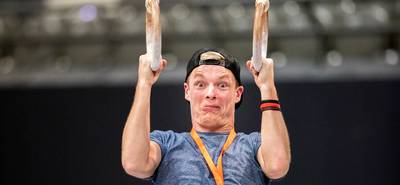 Enzo Knol verknalt salaris en komiek steekt Sylvie naar de kroon