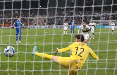 LIVE BOSNIË-PORTUGAL. ‘Siuuuu!’ Ronaldo zet via penalty de elf van Martínez alweer op voorsprong