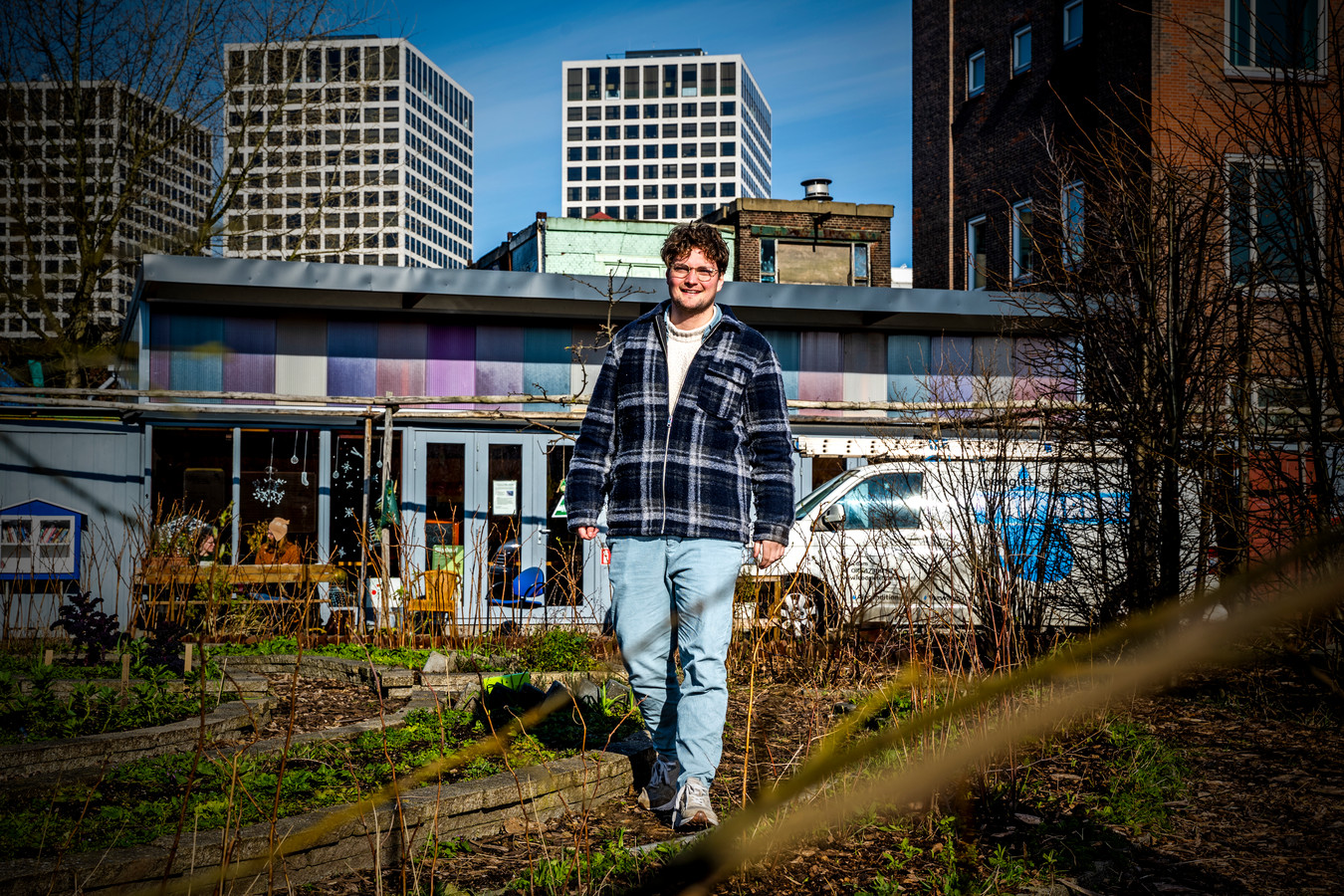 Rutger van Stigt Thans maakte in coronatijd van Stadswandeling 010 een onverwacht groot succes. Hij pakt door nu de pandemie op zijn eind lijkt te lopen.