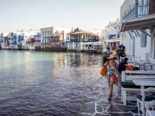 Chaotische taferelen op jetset-eiland Mykonos na explosie van besmettingen