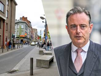 De Wever laat overlastplegers in Antwerpen-Noord systematisch controleren (en deelt prikje uit aan regering-De Croo) 