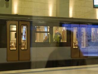Man die pendelaars in metro aanviel wordt geïnterneerd