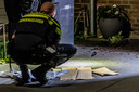 De politie doet in september onderzoek naar de steekpartij in de Scarlattistraat in Tilburg, voor de woning werd een mes gevonden.