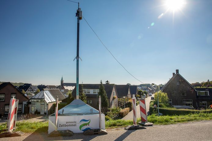 In de herfst van 2018 plaatste de gemeente Zaltbommel beveiligingscamera's om de Schoolstraat in de gaten te houden.
