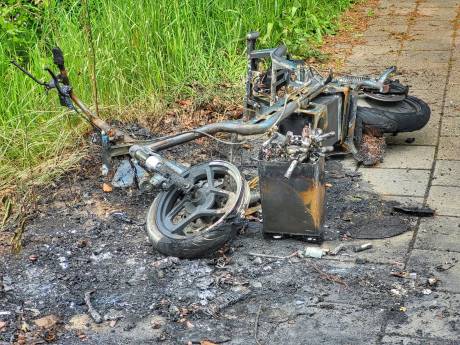Voor de zoveelste keer een Check-scooter afgebrand in Amersfoort