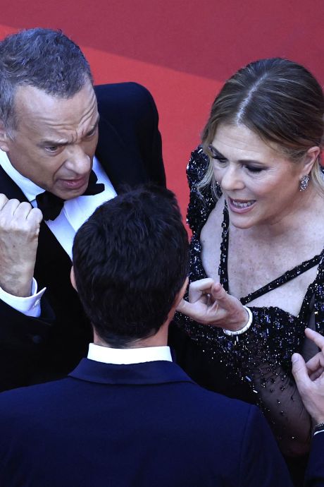Discussion animée sur le tapis rouge: Rita Wilson révèle ce qu’il s’est réellement passé avec Tom Hanks