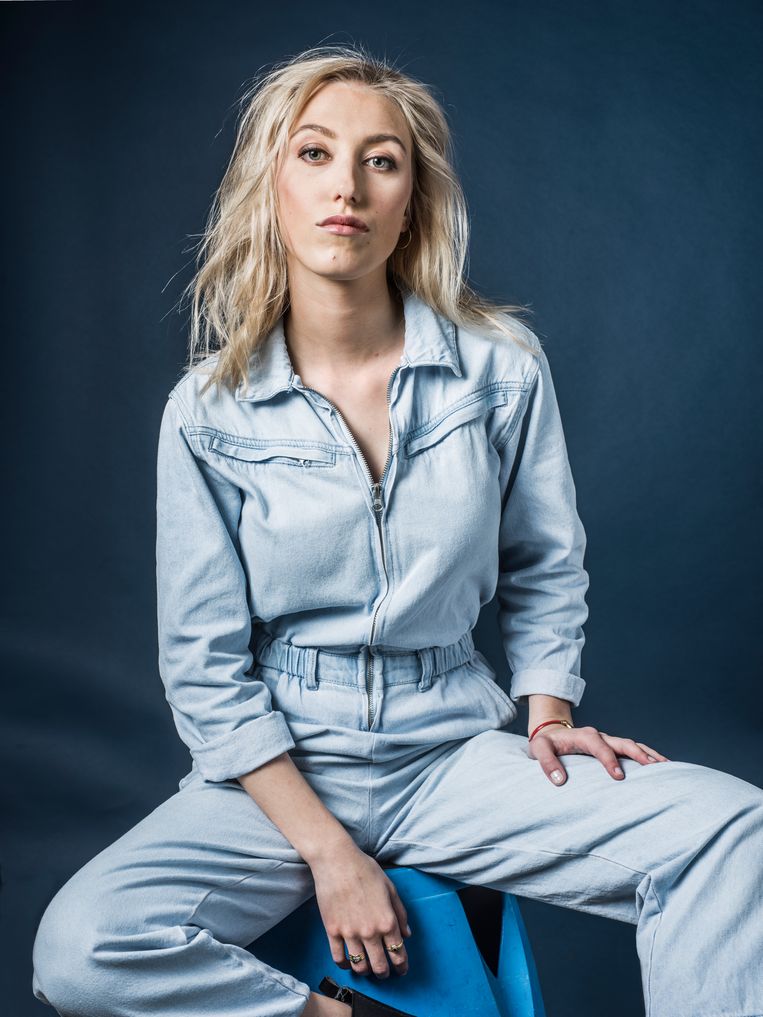 Alina Churikova: ‘Ze hadden mij op het hart gedrukt: blijf weg van Twitter en consorten. Ik heb dat ter harte genomen, en ik heb elke avond als een roos geslapen.’ Beeld Johan Jacobs