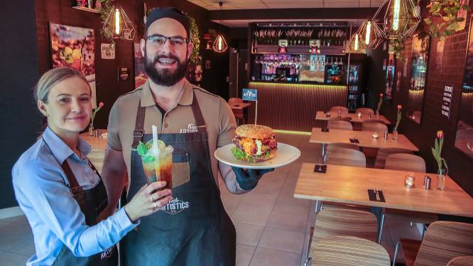 “Onze grote hamburgers verbazen iedereen”: Sebastian (31) en Karolina (36) openen Fresh Artistics