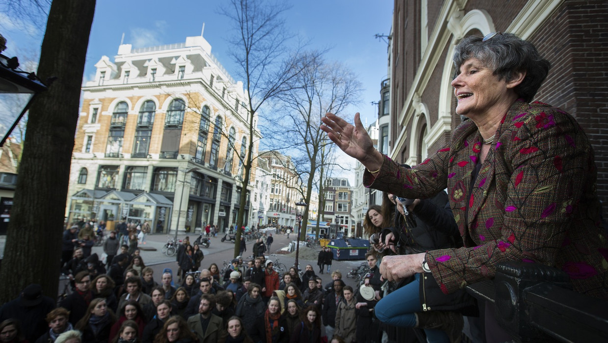 Februari 2015: Louise Gunning spreekt studenten toe. Beeld anp