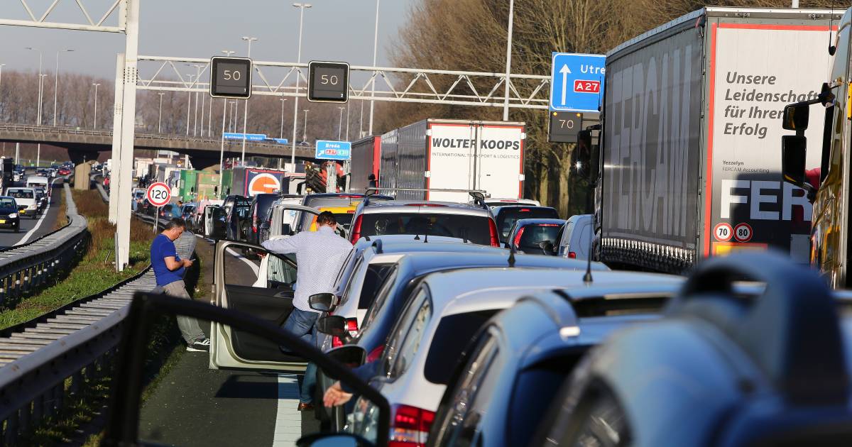 Angst voor verkeersinfarct bij verbreding van de A27: ‘Bij een ongeluk ontstaat nu al een verkeerschaos’.