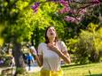 Le nez qui chatouille, la gorge qui gratte, les yeux irrités... Ces symptômes, les personnes allergiques au pollen les connaissent bien et les éprouvent chaque année lors de la saison pollinique de l’arbre ou de la plante à laquelle elles réagissent.