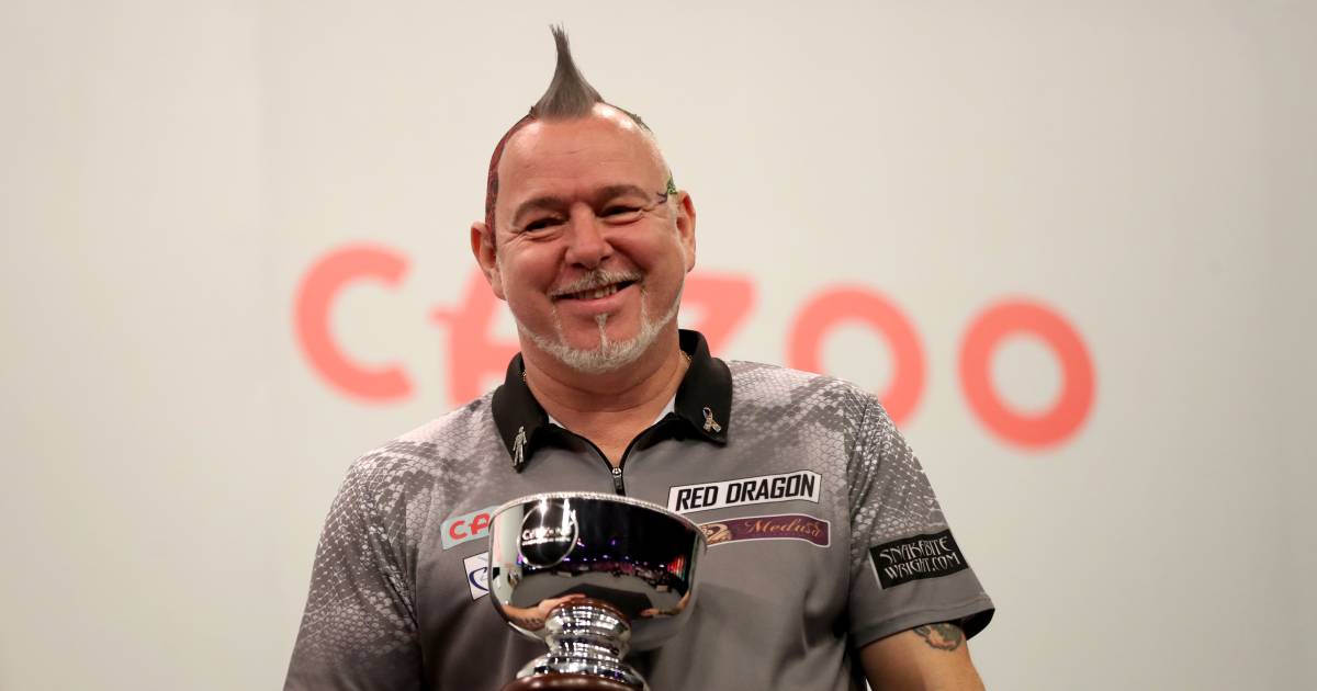 peter wright defeats searle in deciding leg to win players championship finals more sports archysport