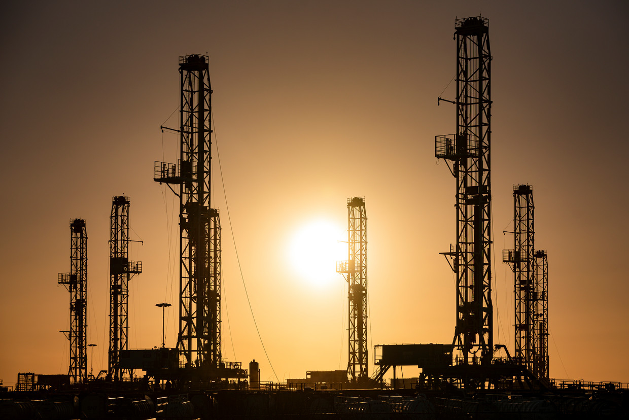 Olie-installaties in Odessa in het Permian Basin, een groot olieveld in het zuiden van de Verenigde Staten. Beeld Eli Hartman / AP