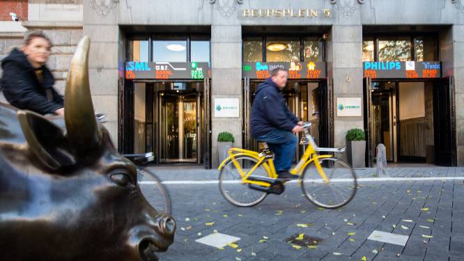 AEX zakt 2,6 procent door problemen bij Amerikaanse banken, ondanks pogingen om rust te laten terugkeren