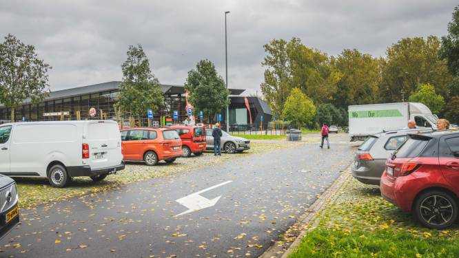 “Ze hebben in onze wagen ingebroken. Kan u ons geld lenen voor de boot?”: ‘Knullige’ Ierse oplichters aan het werk op snelwegparkings rond Gent 