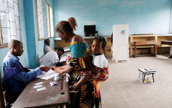 Congolese verkiezingen: twee mensen gedood in kiesbureau