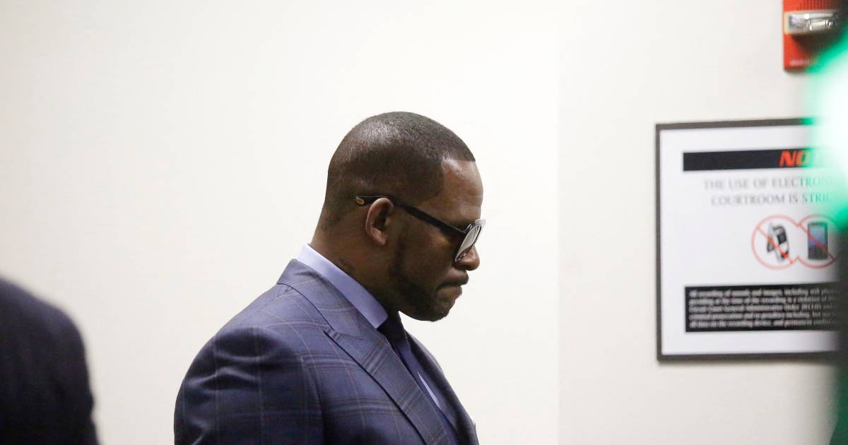 Testimone al processo di R.  Kelly: doveva travestirsi da Girl Scout |  mostrare