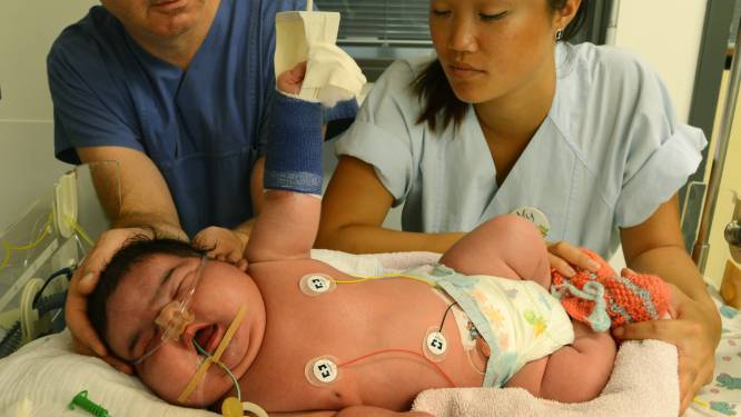 Le Plus Gros Bebe Jamais Ne Par Voie Naturelle Insolite 7sur7 Be