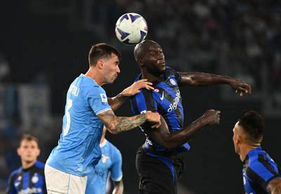 Lazio-invallers dienen Inter eerste nederlaag toe, bleke Lukaku naar de kant gehaald