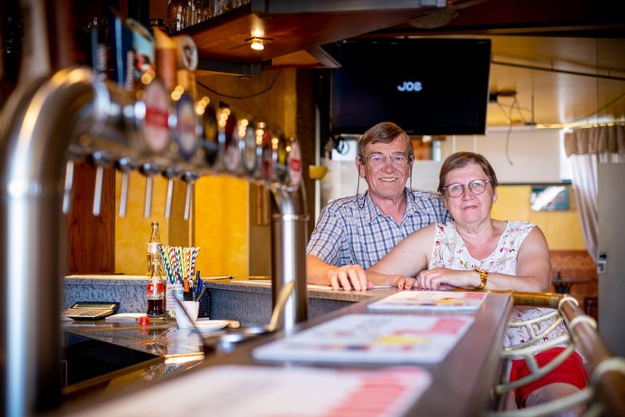 Emmy Spiessens en Swa Pauwels stoppen na 34 jaar met café Sint-Margaretha in Wintam
