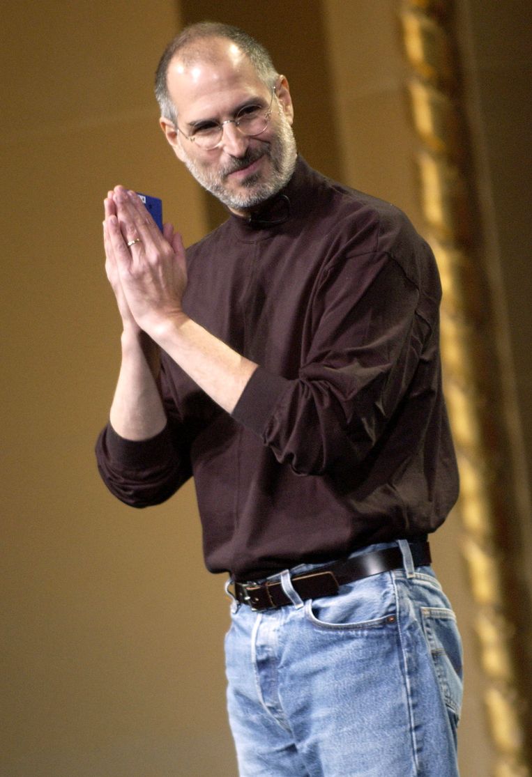 Steve Jobs in zijn kenmerkende zwarte pulli. Beeld Getty Images