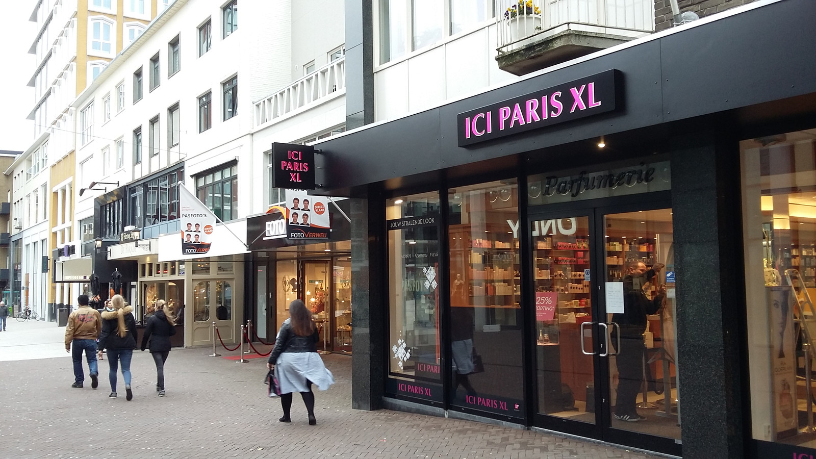 Moederbedrijf ICI Paris XL weigert huur te betalen voor panden | Foto | AD.nl