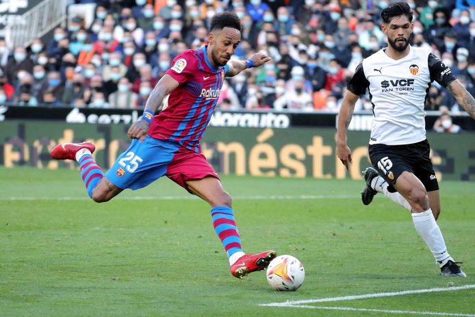 Pierre-Emerick Aubameyang scoorde een hattrick in de met 4-1 gewonnen wedstrijd tegen Valencia.