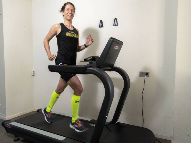 Sabine uit Rijssen verbetert wereldrecord marathon op loopband: ‘Loodzwaar’