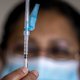 Onderzoek naar vaccinatiefraude in Middelkerke: ook echtgenotes van brandweermannen prioritair ingeënt