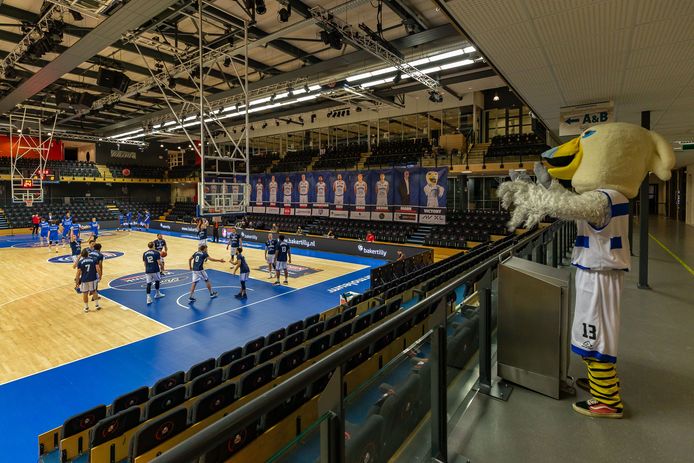 Wedstrijden in een uitgestorven hal hebben gezorgd voor een kastekort bij Landstede Hammers.