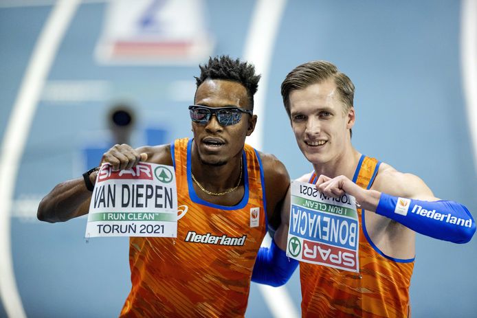 Liemarvin Bonevacia (links) en Tony van Diepen in actie tijdens de finale op het onderdeel 400 meter op de tweede dag van de Europese Kampioenschappen Indoor Atletiek.