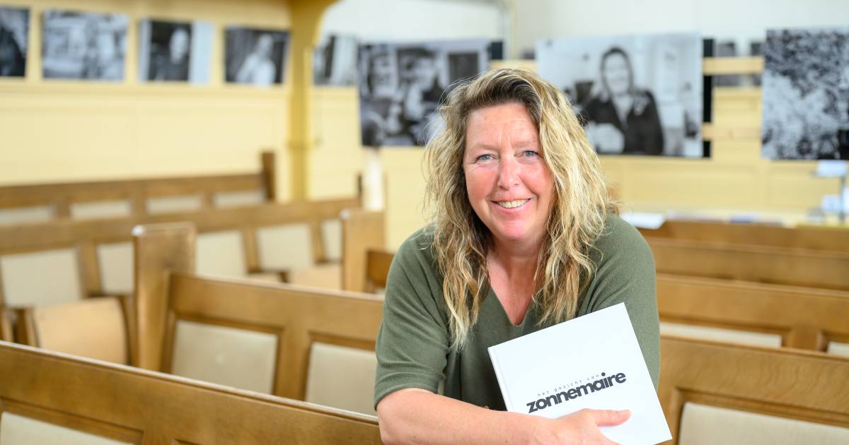 Het Weer In Zonnemaire Verbinding met Zonnemaire is groot, iedereen wil wel op de foto voor