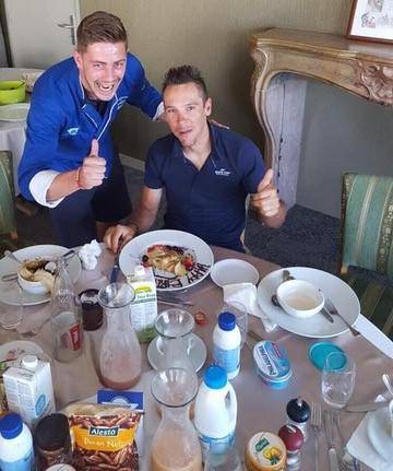 Chef-kok Kevin met Gilbert na de maaltijd.