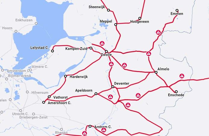 Door storingen en stakingen kleurt de kaart van de NS in het oosten van het land rood.