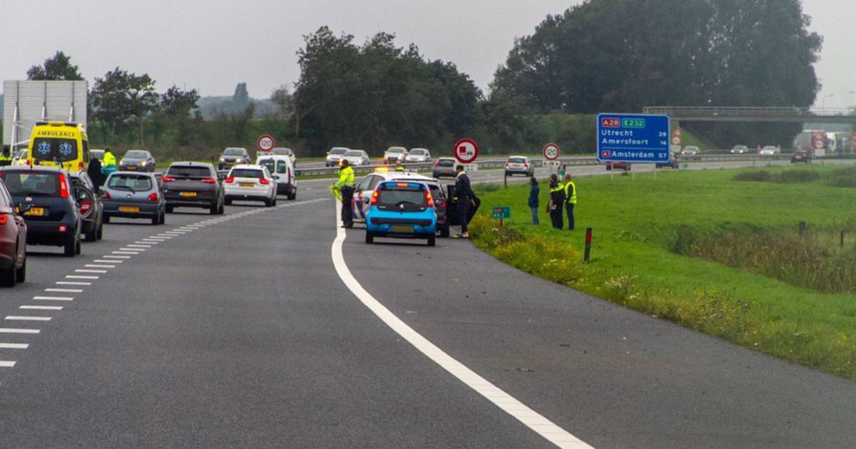 Hinder op A28 bij Putten na ongeluk met meerdere voertuigen.
