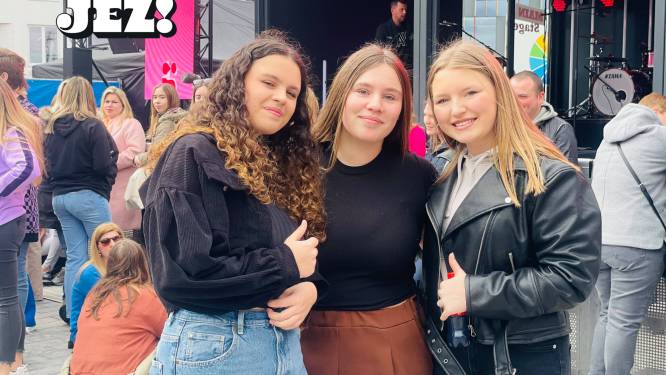 JEZ!-boot in Aalst, fans van Niels Destadsbader zakken af naar Werfplein: “Paar uur te vroeg voor goede plek voor podium”