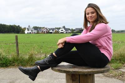 Lotte de Kleijn (20): ‘Ik moest enorm wennen aan de lucht van koeienstront, haha’
