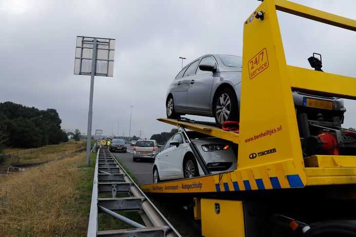 Bij het ongeval op de A73 bij Beers waren vier auto's betrokken.